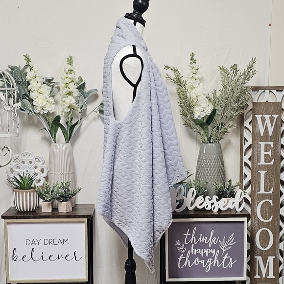 MARCUS ADLER NEW YORK | FAUX FUR WRAP VEST - NWT! - Picture 5 of 14